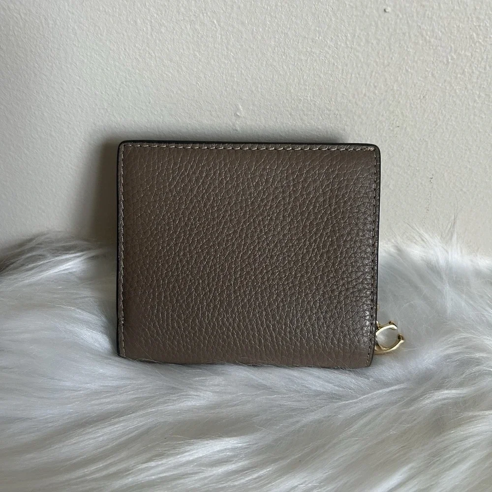 Coach Snap Wallet Dark Stone Pebbled‎ Leather C2862 NWT